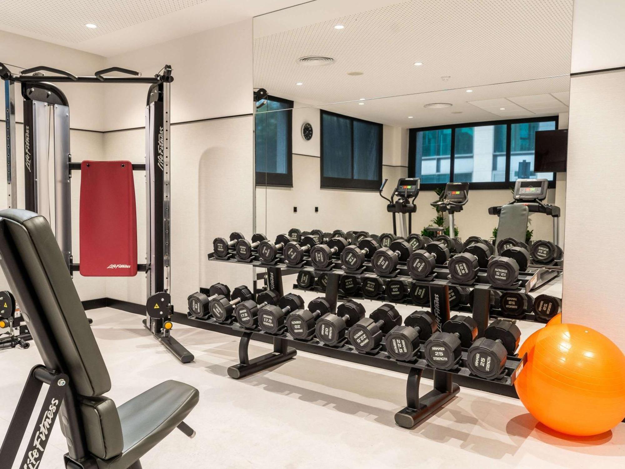 Pullman Madrid Airport & Feria Hotel Luaran gambar